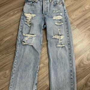 Levi’s Rib cage Straight Distressed Light wash Sz 28 Denim Jeans